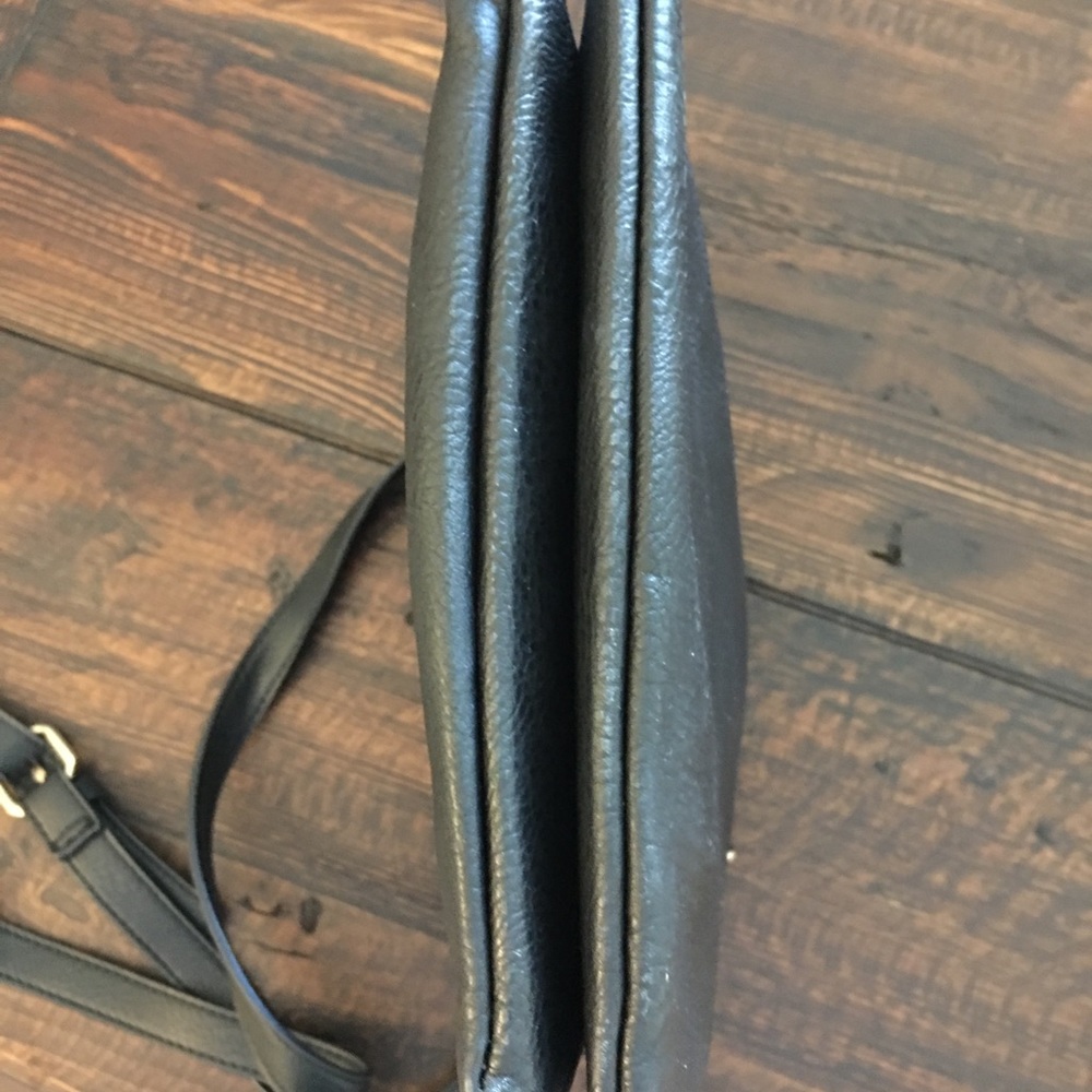Black and Gold Bag - Picture 4 of 8